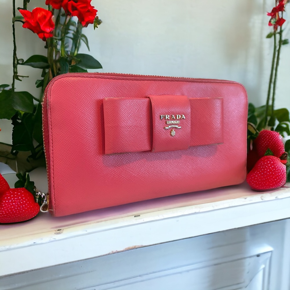 COA🍓PRADA🍓Strawberry🍓Saffiano Leather Bow Continental Wallet